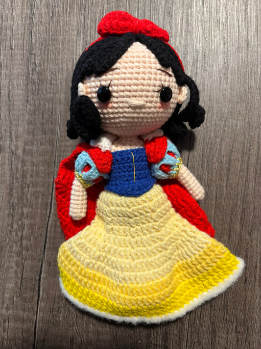 Snow | Crochet Amigurumi Princess Dolls